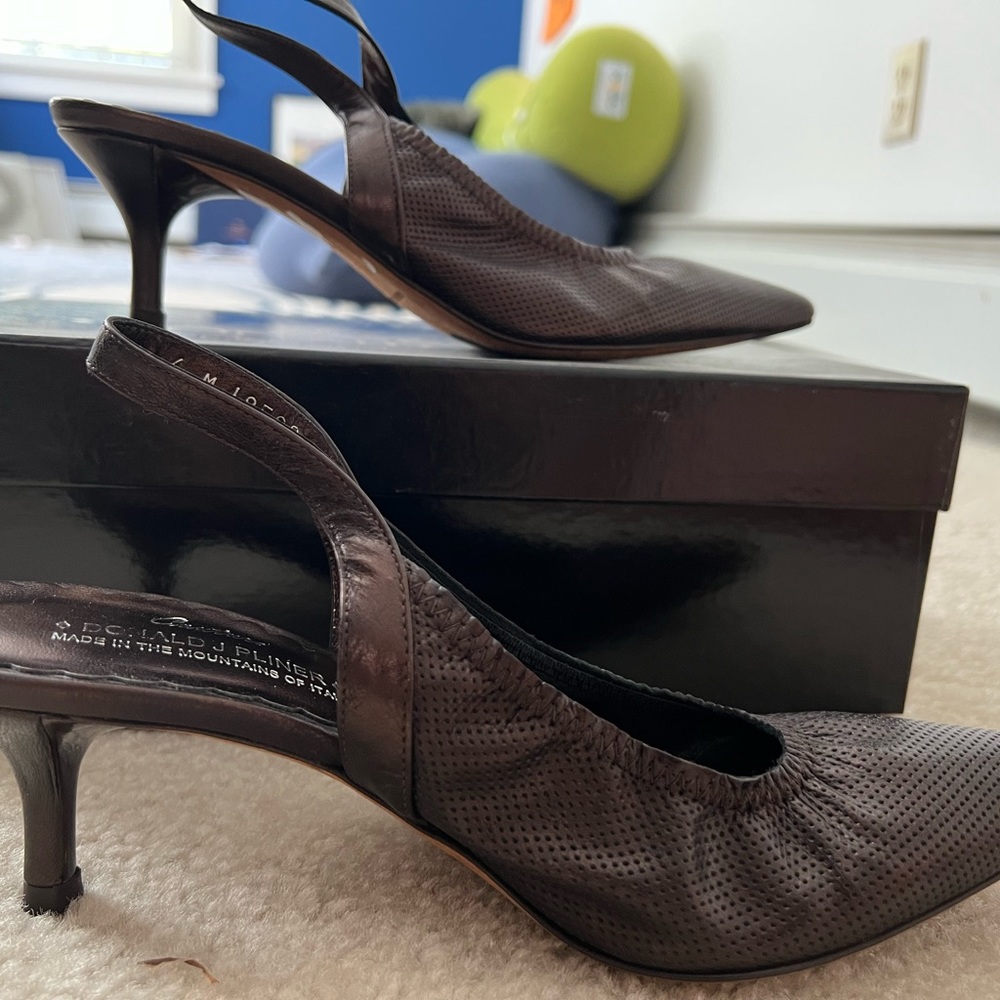 2” kitten heel. Excellent condition